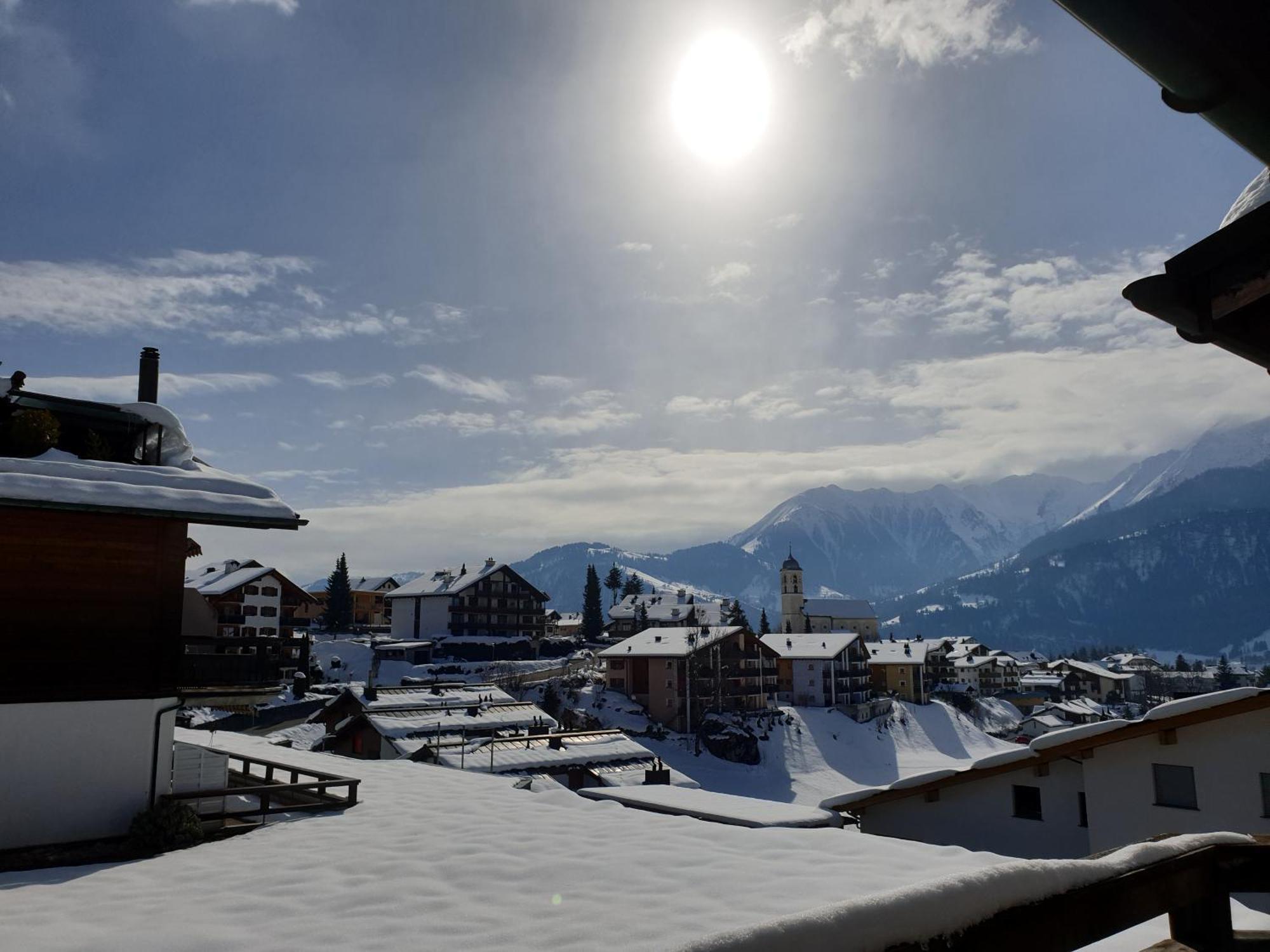 Apartment Near Laax Lake Luaran gambar